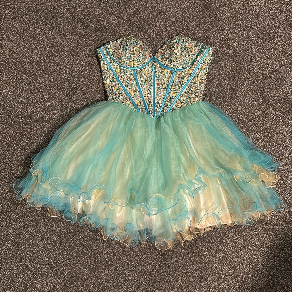 Elegant Blue and Cream Strapless Dress
